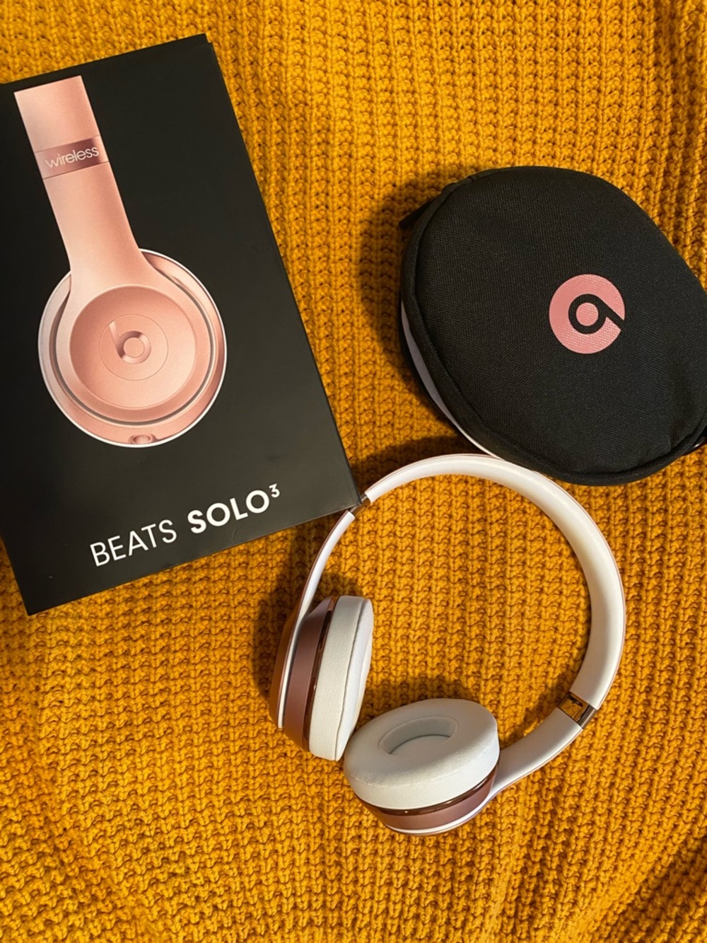 Beats by Dre Solo3 Wireless Headphones - Rose Gold and White